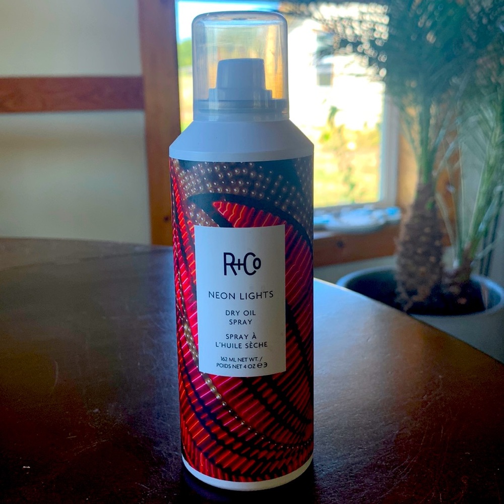 R+Co Neon Lights Dry Oil Spray